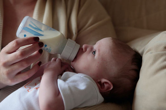 Les meilleures pratiques pour chauffer le lait maternel et préserver ses nutriments essentiels